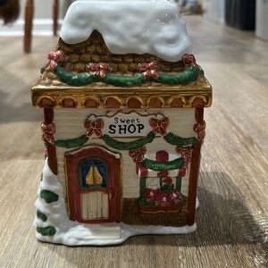 NWT sweet shop cookie jar house. About 7 in wide 8.5 in tall